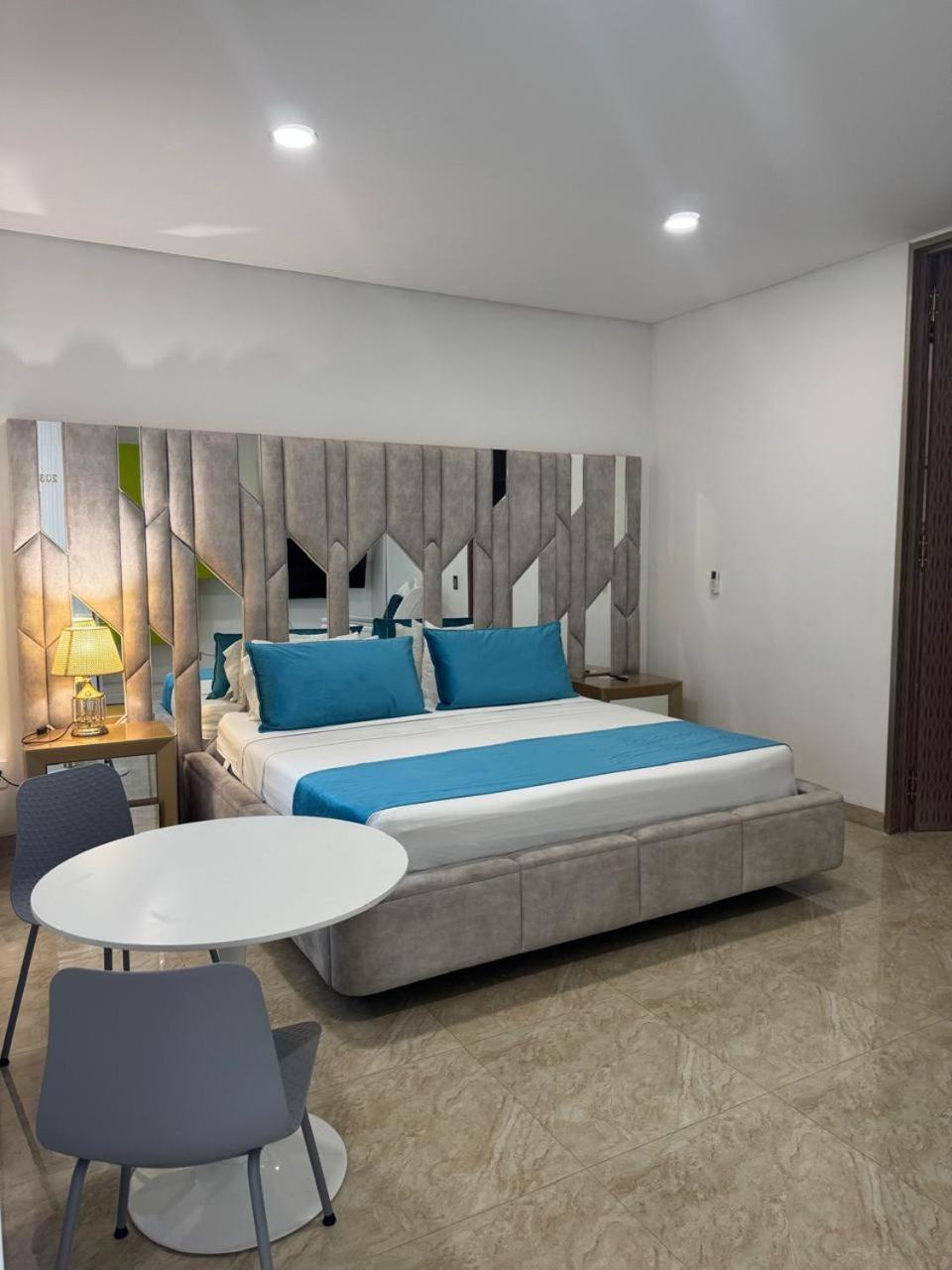 Hotel Lotto Boutique カリ エクステリア 写真